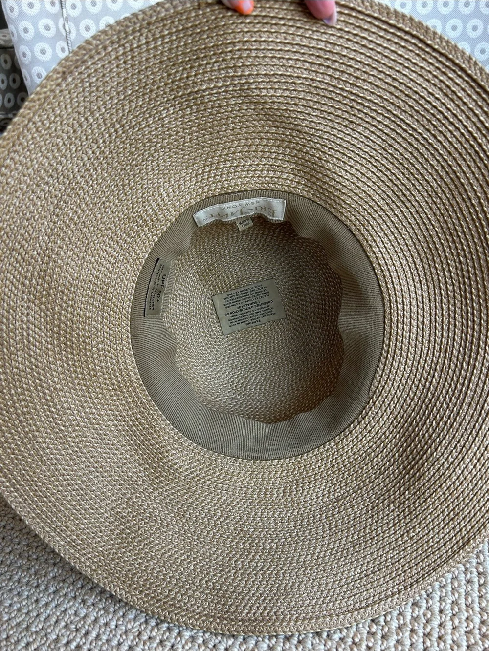 Eric Javits Hampton Straw Packable Hat in Natural 50+ SPF OSFA - Picture 8 of 8